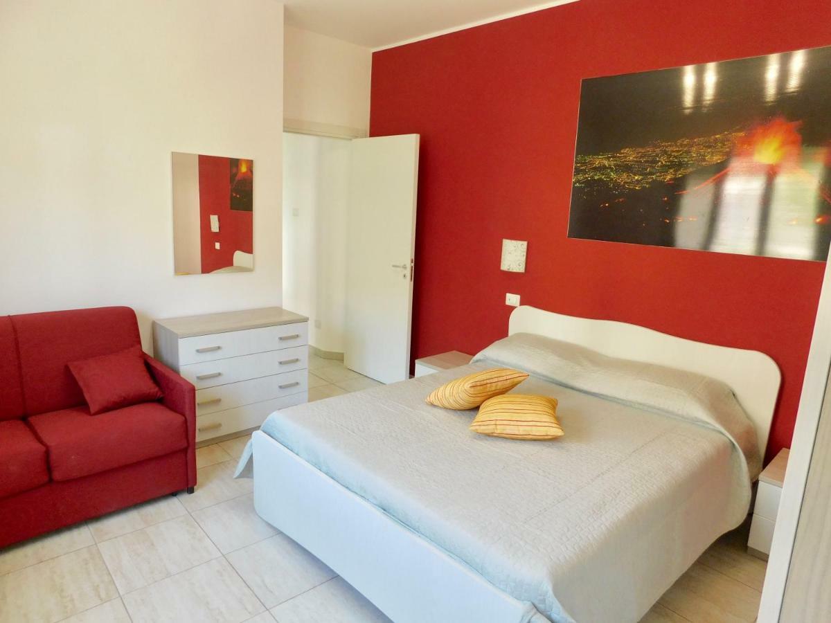 Vanilla Apartments Giardini Naxos Eksteriør billede