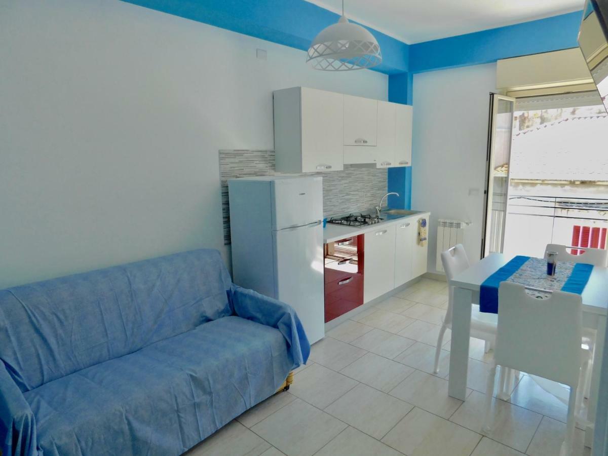 Vanilla Apartments Giardini Naxos Eksteriør billede
