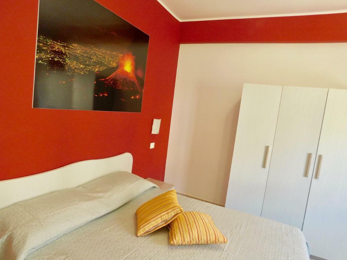 Vanilla Apartments Giardini Naxos Eksteriør billede