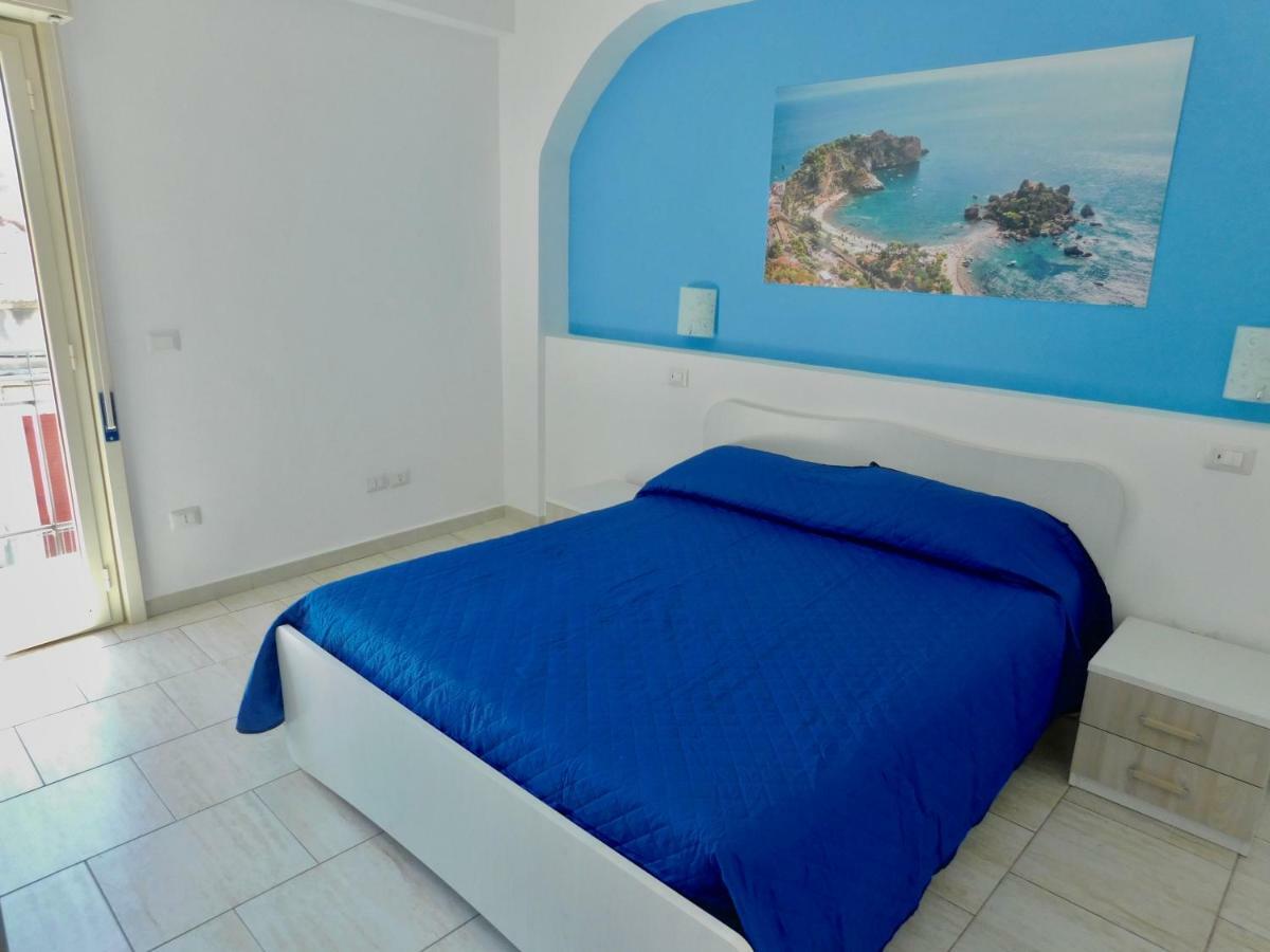 Vanilla Apartments Giardini Naxos Eksteriør billede